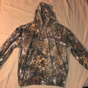 Men’s medium realtree hoodie